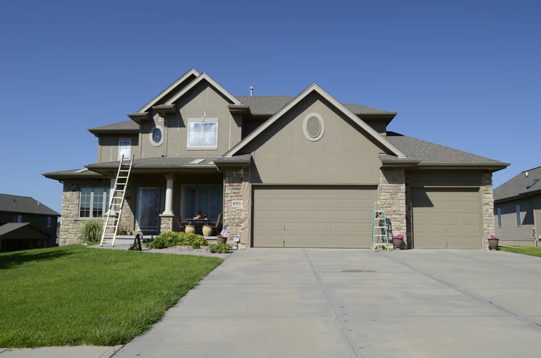 5 Risks Of Waiting After Winter To Paint Your Home's Exterior
