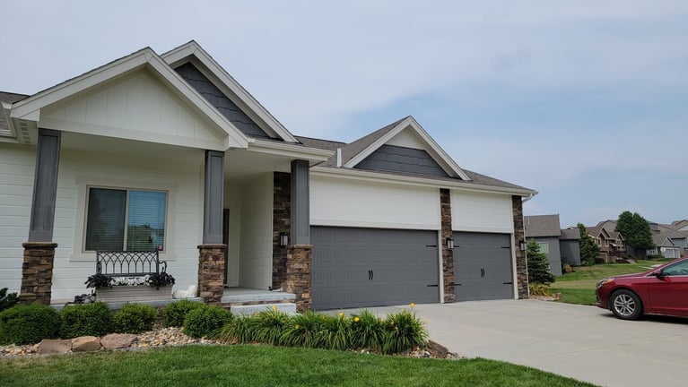 How Much Does It Cost To Paint the Exterior of a House in Omaha, NE
