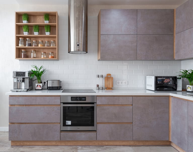 Laminate vs Wood Kitchen Cabinets: What is the difference?